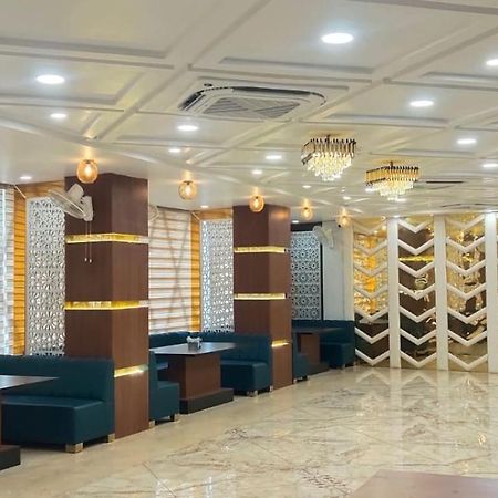 Shri Laxmi Inn Orai Ngoại thất bức ảnh