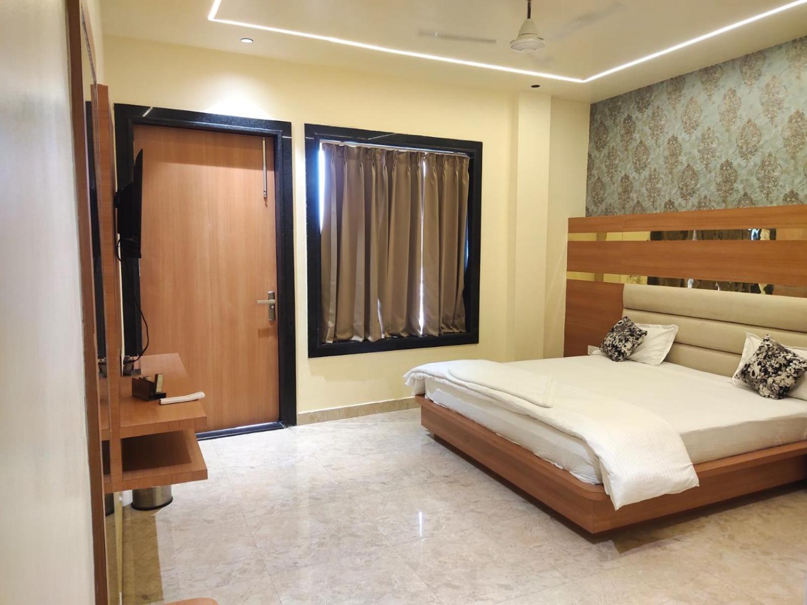 Shri Laxmi Inn Orai Ngoại thất bức ảnh
