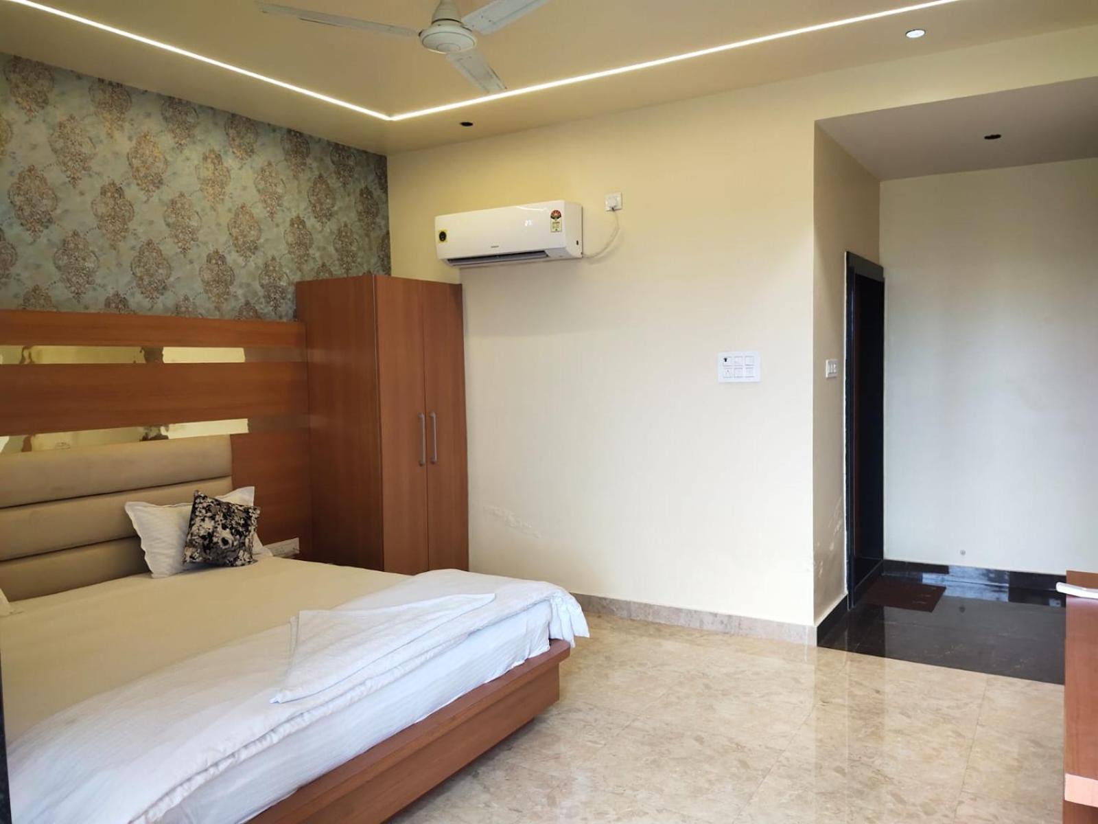 Shri Laxmi Inn Orai Ngoại thất bức ảnh